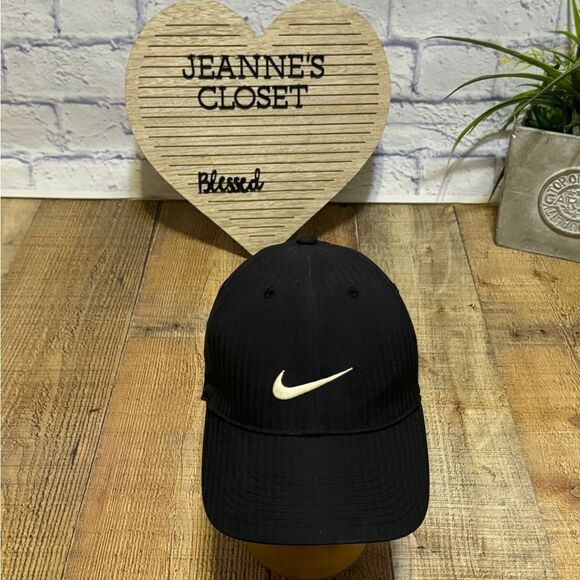 Nike Golf Hat Embroidered Swoosh Cap Black White Athletic Lightweight O/S 518707 - Picture 11 of 11